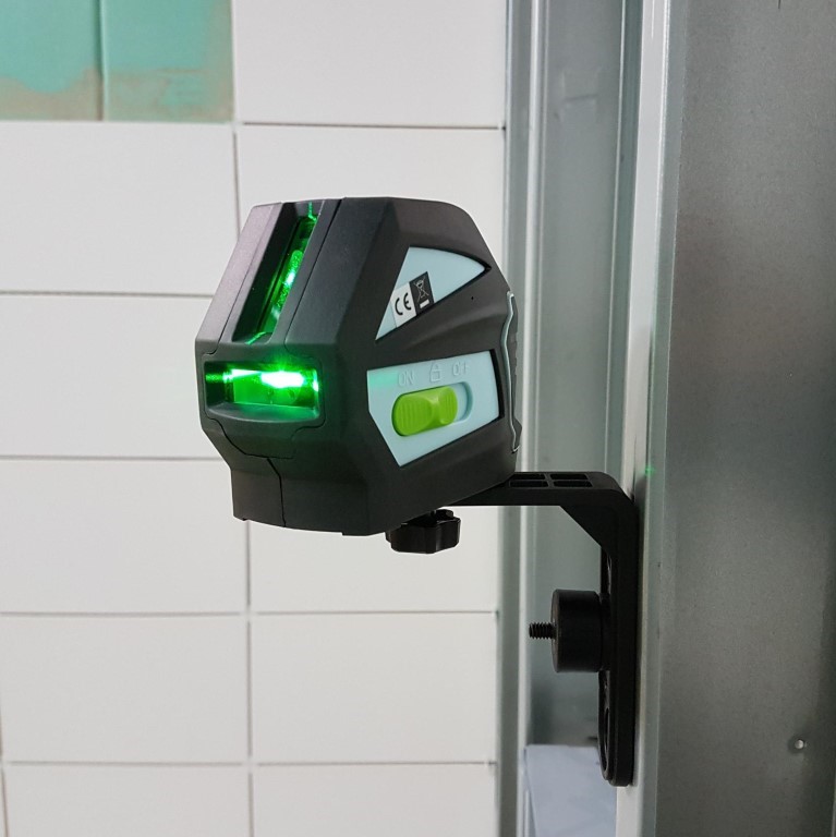 Niveau laser à ligne croisées